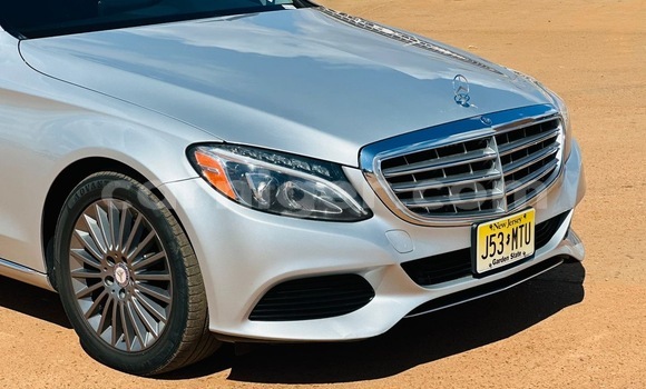 Sayi Sabo Mercedes-Benz C-Classe Silver Mota in Niamey a Niamey Sayi Sabo Mercedes-Benz C-Classe Silver Mota in Niamey a Niamey