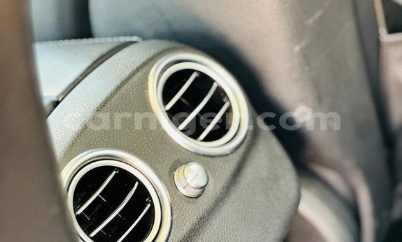 Sayi Sabo Mercedes-Benz C-Classe Silver Mota in Niamey a Niamey Sayi Sabo Mercedes-Benz C-Classe Silver Mota in Niamey a Niamey