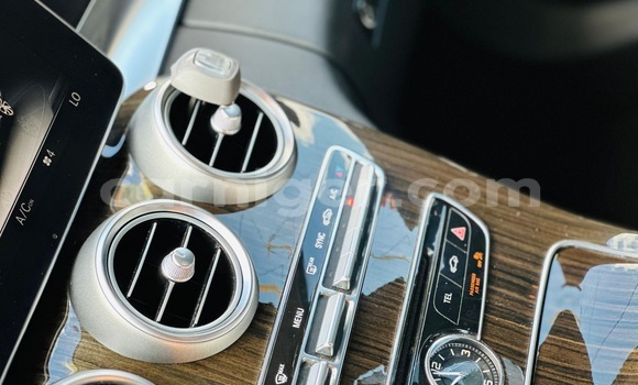 Sayi Sabo Mercedes-Benz C-Classe Silver Mota in Niamey a Niamey Sayi Sabo Mercedes-Benz C-Classe Silver Mota in Niamey a Niamey