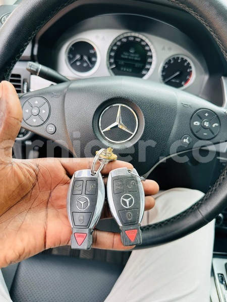 Big with watermark mercedes benz glk class niamey niamey 8052