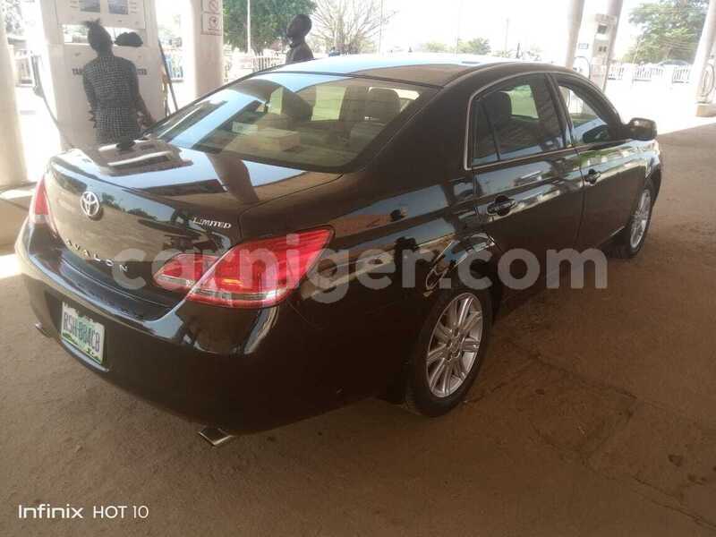 Big with watermark toyota avalon niamey niamey 8053