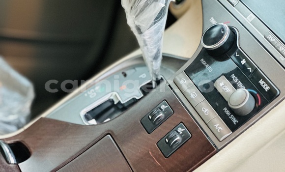 Sayi Sabo Toyota Venza Red Mota in Niamey a Niamey Sayi Sabo Toyota Venza Red Mota in Niamey a Niamey