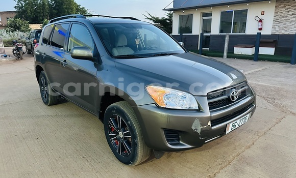 Acheter Occasion Voiture Toyota RAV4 Marron à Niamey, Niamey Acheter Occasion Voiture Toyota RAV4 Marron à Niamey, Niamey