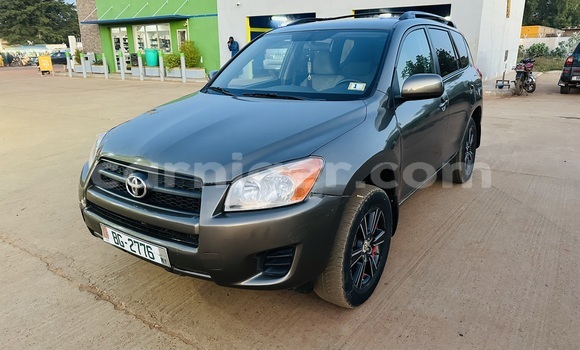Sayi Na hannu Toyota RAV4 Brown Mota in Niamey a Niamey Sayi Na hannu Toyota RAV4 Brown Mota in Niamey a Niamey