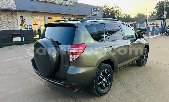 Sayi Na hannu Toyota RAV4 Brown Mota in Niamey a Niamey Sayi Na hannu Toyota RAV4 Brown Mota in Niamey a Niamey