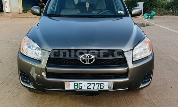 Sayi Na hannu Toyota RAV4 Brown Mota in Niamey a Niamey Sayi Na hannu Toyota RAV4 Brown Mota in Niamey a Niamey