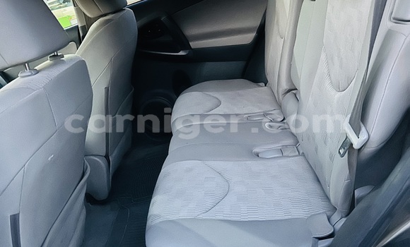 Sayi Na hannu Toyota RAV4 Brown Mota in Niamey a Niamey Sayi Na hannu Toyota RAV4 Brown Mota in Niamey a Niamey