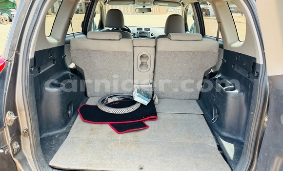 Sayi Na hannu Toyota RAV4 Brown Mota in Niamey a Niamey Sayi Na hannu Toyota RAV4 Brown Mota in Niamey a Niamey