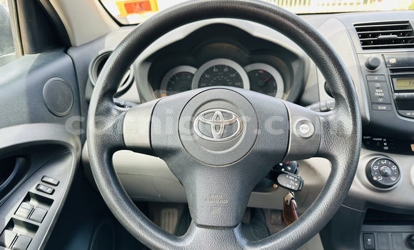 Sayi Na hannu Toyota RAV4 Brown Mota in Niamey a Niamey Sayi Na hannu Toyota RAV4 Brown Mota in Niamey a Niamey