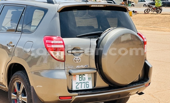 Sayi Na hannu Toyota RAV4 Brown Mota in Niamey a Niamey Sayi Na hannu Toyota RAV4 Brown Mota in Niamey a Niamey