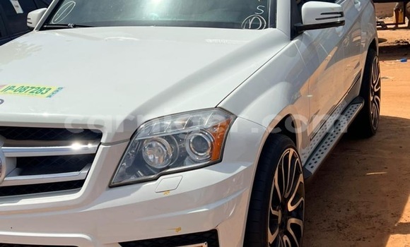 Sayi Sabo Mercedes‒Benz CLK-klasse AMG White Mota in Niamey a Niamey Sayi Sabo Mercedes‒Benz CLK-klasse AMG White Mota in Niamey a Niamey