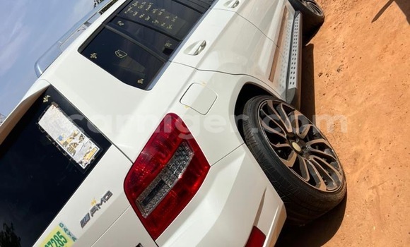 Sayi Sabo Mercedes‒Benz CLK-klasse AMG White Mota in Niamey a Niamey Sayi Sabo Mercedes‒Benz CLK-klasse AMG White Mota in Niamey a Niamey