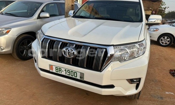 Sayi Sabo Toyota Prado White Mota in Niamey a Niamey Sayi Sabo Toyota Prado White Mota in Niamey a Niamey