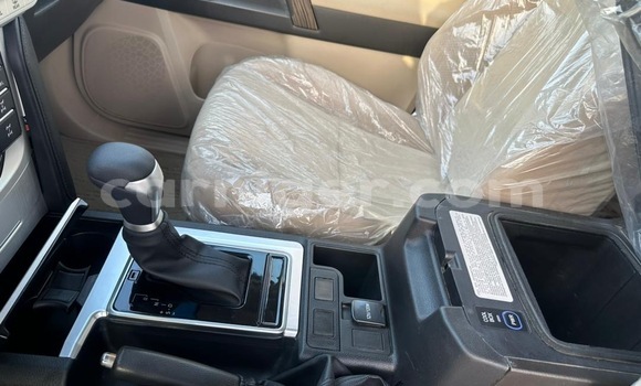 Sayi Sabo Toyota Prado White Mota in Niamey a Niamey Sayi Sabo Toyota Prado White Mota in Niamey a Niamey