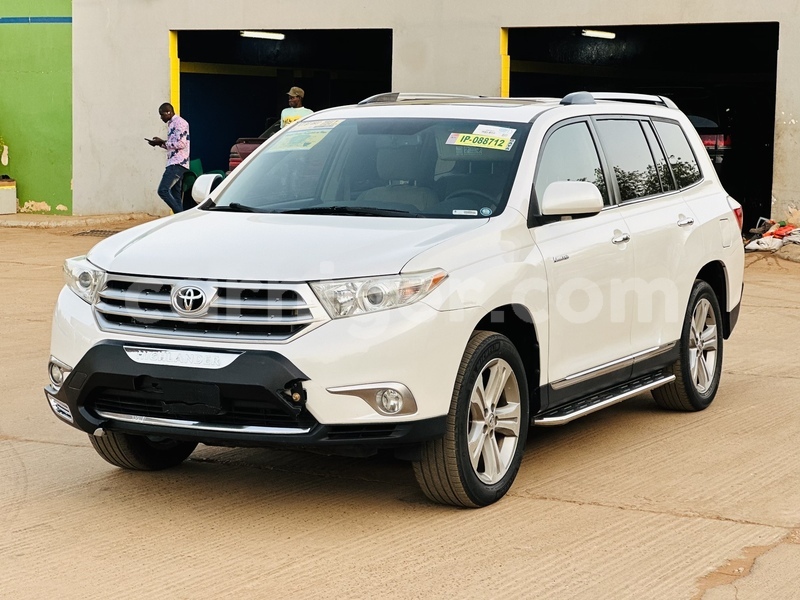 Big with watermark toyota highlander niamey niamey 8063