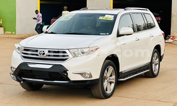 Sayi Sabo Toyota Highlander White Mota in Niamey a Niamey Sayi Sabo Toyota Highlander White Mota in Niamey a Niamey