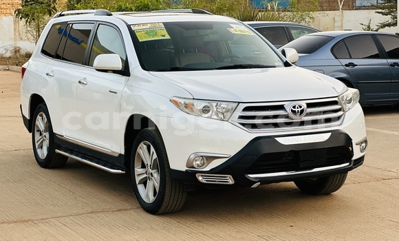 Sayi Sabo Toyota Highlander White Mota in Niamey a Niamey Sayi Sabo Toyota Highlander White Mota in Niamey a Niamey