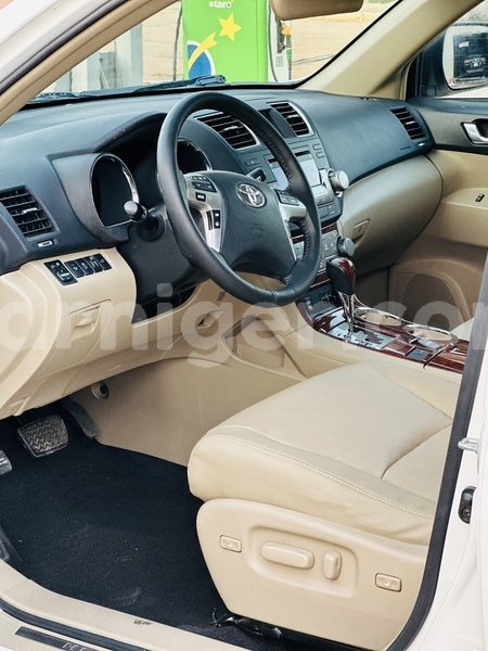 Big with watermark toyota highlander niamey niamey 8063