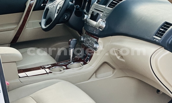 Sayi Sabo Toyota Highlander White Mota in Niamey a Niamey Sayi Sabo Toyota Highlander White Mota in Niamey a Niamey