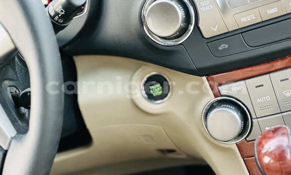 Sayi Sabo Toyota Highlander White Mota in Niamey a Niamey Sayi Sabo Toyota Highlander White Mota in Niamey a Niamey