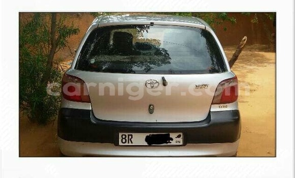 Sayi Na hannu Toyota Yaris Silver Mota in Niamey a Niamey Sayi Na hannu Toyota Yaris Silver Mota in Niamey a Niamey