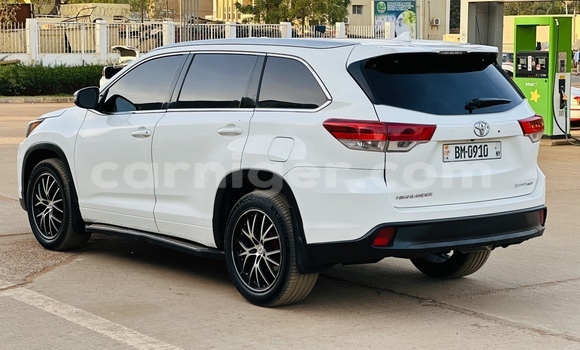 Sayi Na hannu Toyota Highlander White Mota in Niamey a Niamey Sayi Na hannu Toyota Highlander White Mota in Niamey a Niamey