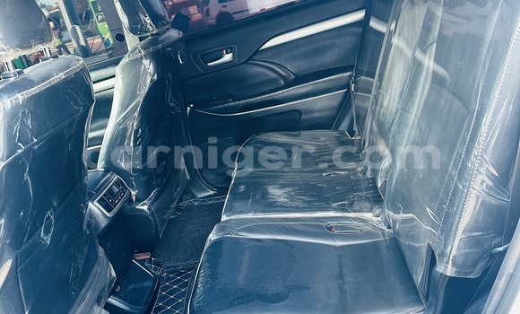Sayi Na hannu Toyota Highlander White Mota in Niamey a Niamey Sayi Na hannu Toyota Highlander White Mota in Niamey a Niamey