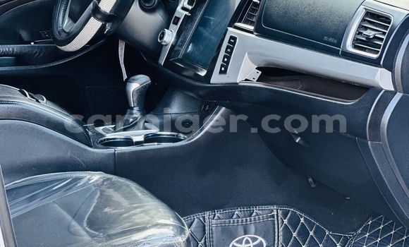 Sayi Na hannu Toyota Highlander White Mota in Niamey a Niamey Sayi Na hannu Toyota Highlander White Mota in Niamey a Niamey