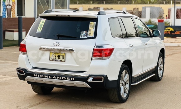 Sayi Sabo Toyota Highlander White Mota in Niamey a Niamey Sayi Sabo Toyota Highlander White Mota in Niamey a Niamey