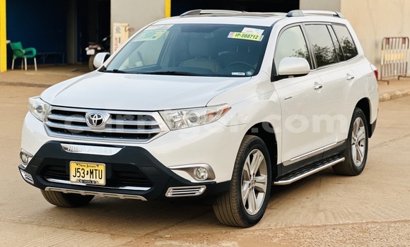 Sayi Sabo Toyota Highlander White Mota in Niamey a Niamey Sayi Sabo Toyota Highlander White Mota in Niamey a Niamey