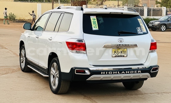 Sayi Sabo Toyota Highlander White Mota in Niamey a Niamey Sayi Sabo Toyota Highlander White Mota in Niamey a Niamey