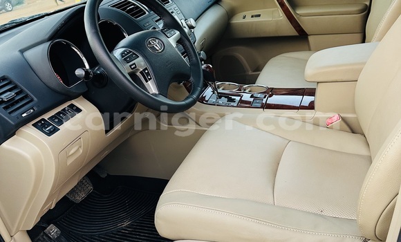 Sayi Sabo Toyota Highlander White Mota in Niamey a Niamey Sayi Sabo Toyota Highlander White Mota in Niamey a Niamey