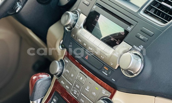 Sayi Sabo Toyota Highlander White Mota in Niamey a Niamey Sayi Sabo Toyota Highlander White Mota in Niamey a Niamey