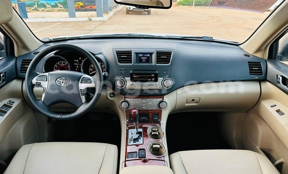 Sayi Sabo Toyota Highlander White Mota in Niamey a Niamey Sayi Sabo Toyota Highlander White Mota in Niamey a Niamey