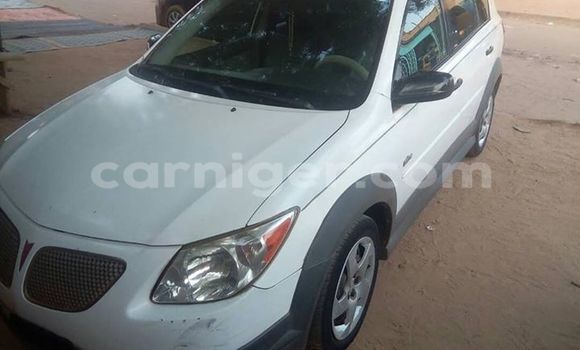 Buy Used Pontiac Vibe White Car in Niamey in Niamey