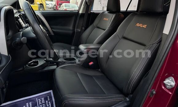 Acheter Import Voiture Toyota RAV4 Rouge à Niamey, Niamey Acheter Import Voiture Toyota RAV4 Rouge à Niamey, Niamey