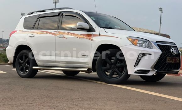Buy Used Toyota RAV4 White Car in Niamey in Niamey Buy Used Toyota RAV4 White Car in Niamey in Niamey