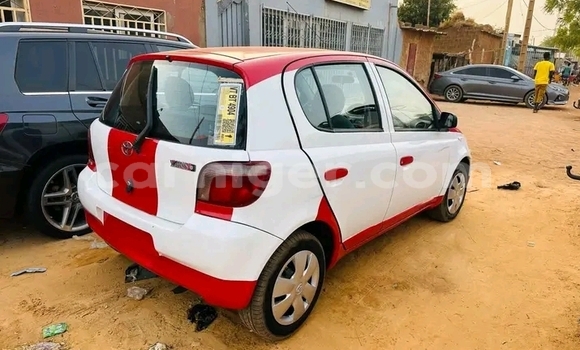 Sayi Na hannu Toyota Yaris White Mota in Niamey a Niamey Sayi Na hannu Toyota Yaris White Mota in Niamey a Niamey