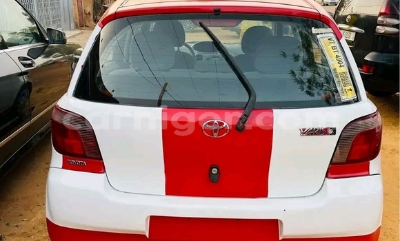 Sayi Na hannu Toyota Yaris White Mota in Niamey a Niamey Sayi Na hannu Toyota Yaris White Mota in Niamey a Niamey