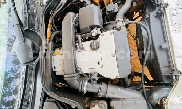 Sayi Na hannu Mercedes‒Benz CLA-klasse White Mota in Niamey a Niamey Sayi Na hannu Mercedes‒Benz CLA-klasse White Mota in Niamey a Niamey