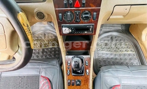 Sayi Na hannu Mercedes‒Benz CLA-klasse White Mota in Niamey a Niamey Sayi Na hannu Mercedes‒Benz CLA-klasse White Mota in Niamey a Niamey