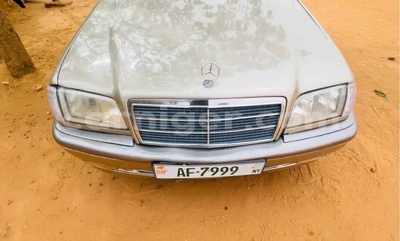 Sayi Na hannu Mercedes‒Benz CLA-klasse White Mota in Niamey a Niamey Sayi Na hannu Mercedes‒Benz CLA-klasse White Mota in Niamey a Niamey
