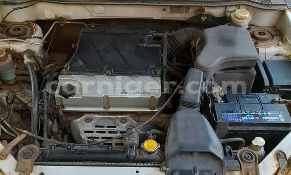 Sayi Na hannu Mitsubishi Outlander White Mota in Niamey a Niamey Sayi Na hannu Mitsubishi Outlander White Mota in Niamey a Niamey