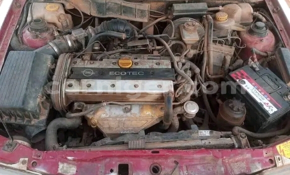 Sayi Na hannu Opel Speedster White Mota in Gaya a Dosso Sayi Na hannu Opel Speedster White Mota in Gaya a Dosso