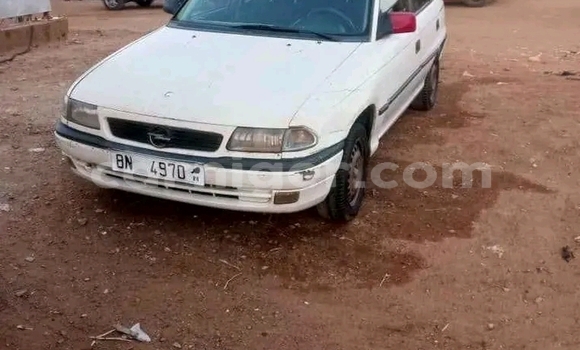 Sayi Na hannu Opel Speedster White Mota in Gaya a Dosso Sayi Na hannu Opel Speedster White Mota in Gaya a Dosso