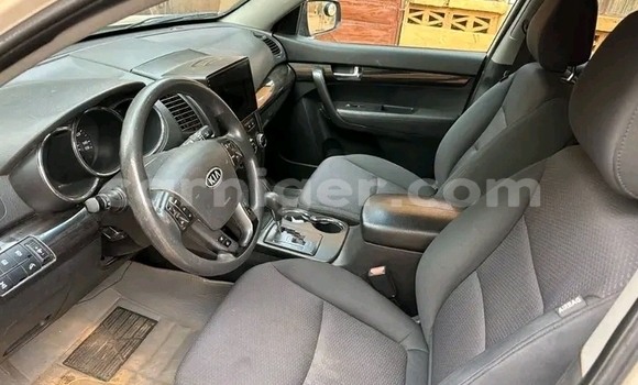 Sayi Na hannu Kia Sorento White Mota in Niamey a Niamey Sayi Na hannu Kia Sorento White Mota in Niamey a Niamey