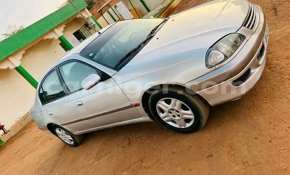Sayi Na hannu Toyota Avensis White Mota in Niamey a Niamey Sayi Na hannu Toyota Avensis White Mota in Niamey a Niamey