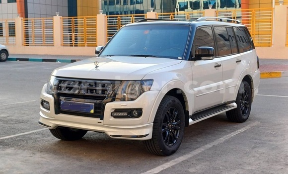 Acheter Occasion Voiture Mitsubishi Pajero Blanc à Niamey, Niamey Acheter Occasion Voiture Mitsubishi Pajero Blanc à Niamey, Niamey