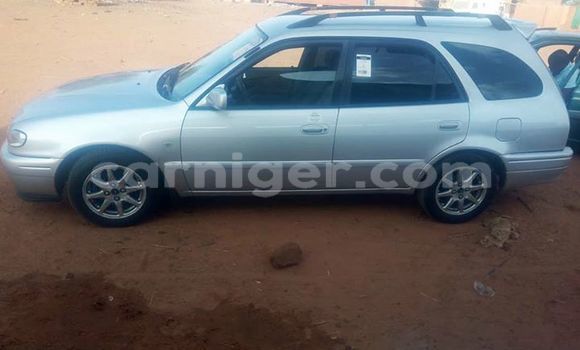Sayi Na hannu Toyota Corolla Silver Mota in Niamey a Niamey Sayi Na hannu Toyota Corolla Silver Mota in Niamey a Niamey
