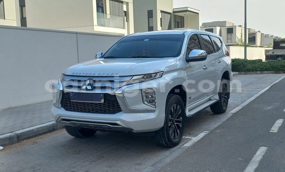 Acheter Occasion Voiture Mitsubishi Montero Sport Blanc à Niamey, Niamey Acheter Occasion Voiture Mitsubishi Montero Sport Blanc à Niamey, Niamey